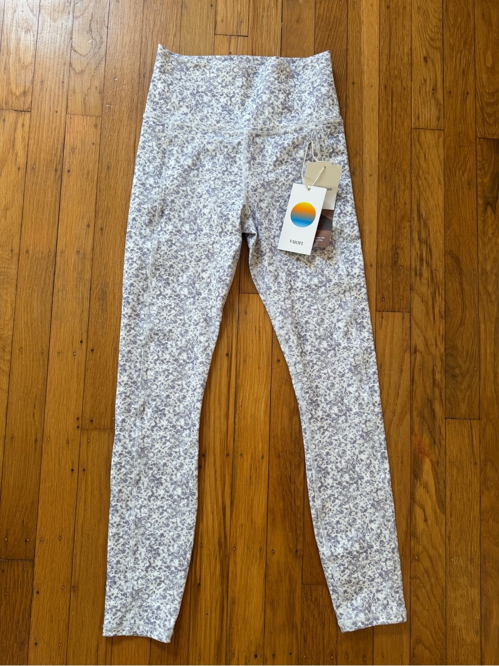 NWT Vuori Studio Pocket Leggings XS Extra Small Grey White